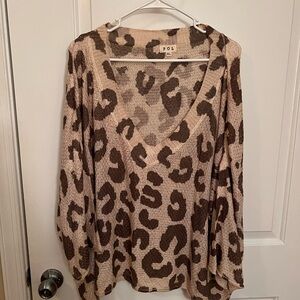 POL Leopard print V neck sweater with bell sleeves and a V neck - tan and brown
